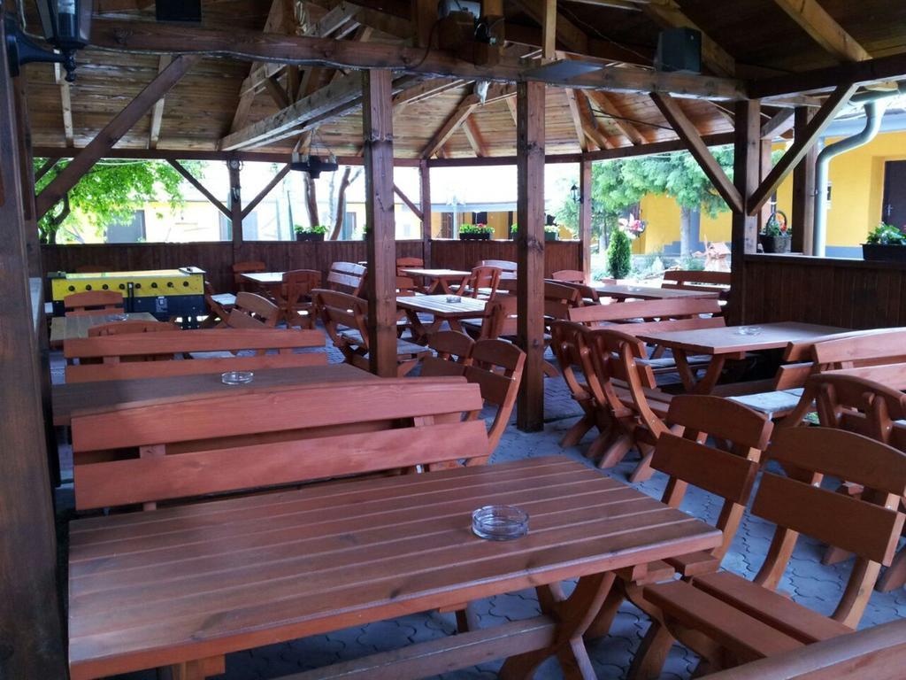 Guesthouse Zuzana Spacince المظهر الخارجي الصورة